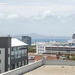 Sophisticated City Escape - Luxury De Waterkant Stay